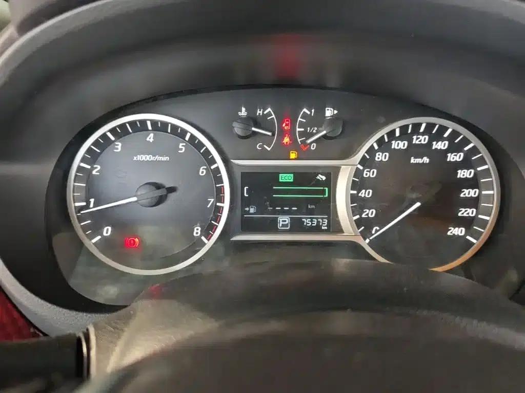 Nissan Bluebird 2016 1.6L CVT Cool Edition — миниатюра 12