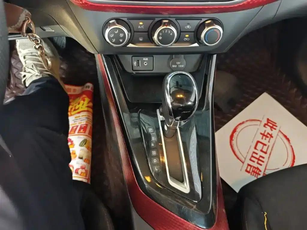 Nissan Bluebird 2016 1.6L CVT Cool Edition — миниатюра 14