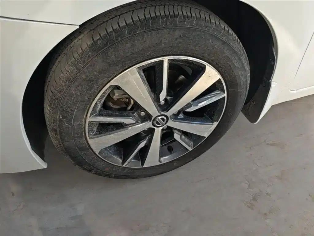 Nissan Bluebird 2016 1.6L CVT Cool Edition — миниатюра 23