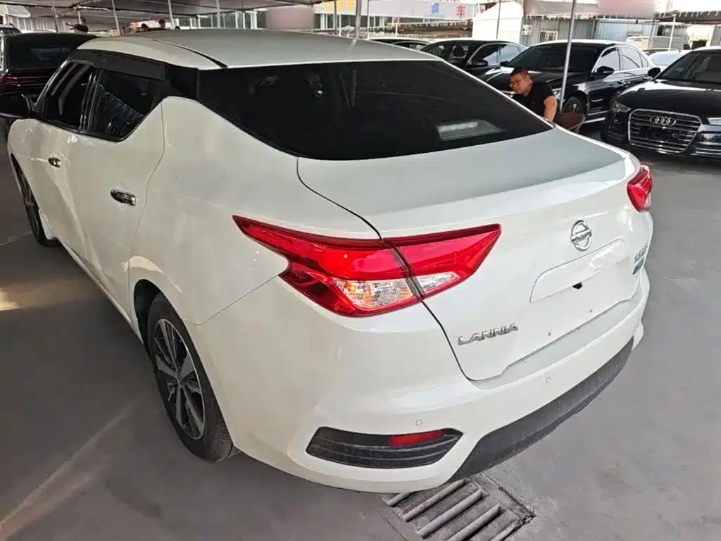 Nissan Bluebird 2016 1.6L CVT Cool Edition — миниатюра 5
