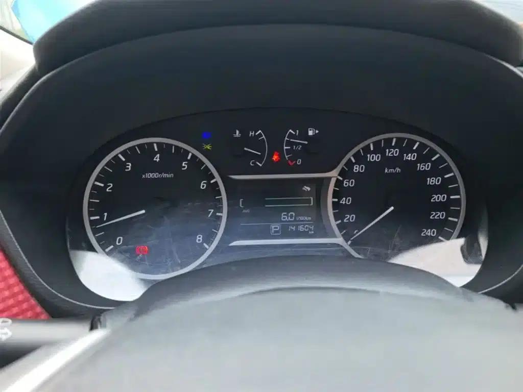 Nissan Bluebird 2016 1.6L CVT Cool Edition — миниатюра 12
