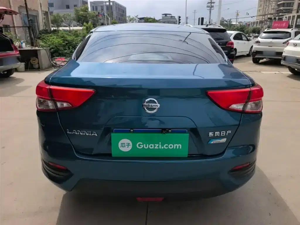 Nissan Bluebird 2016 1.6L CVT Cool Edition — миниатюра 6