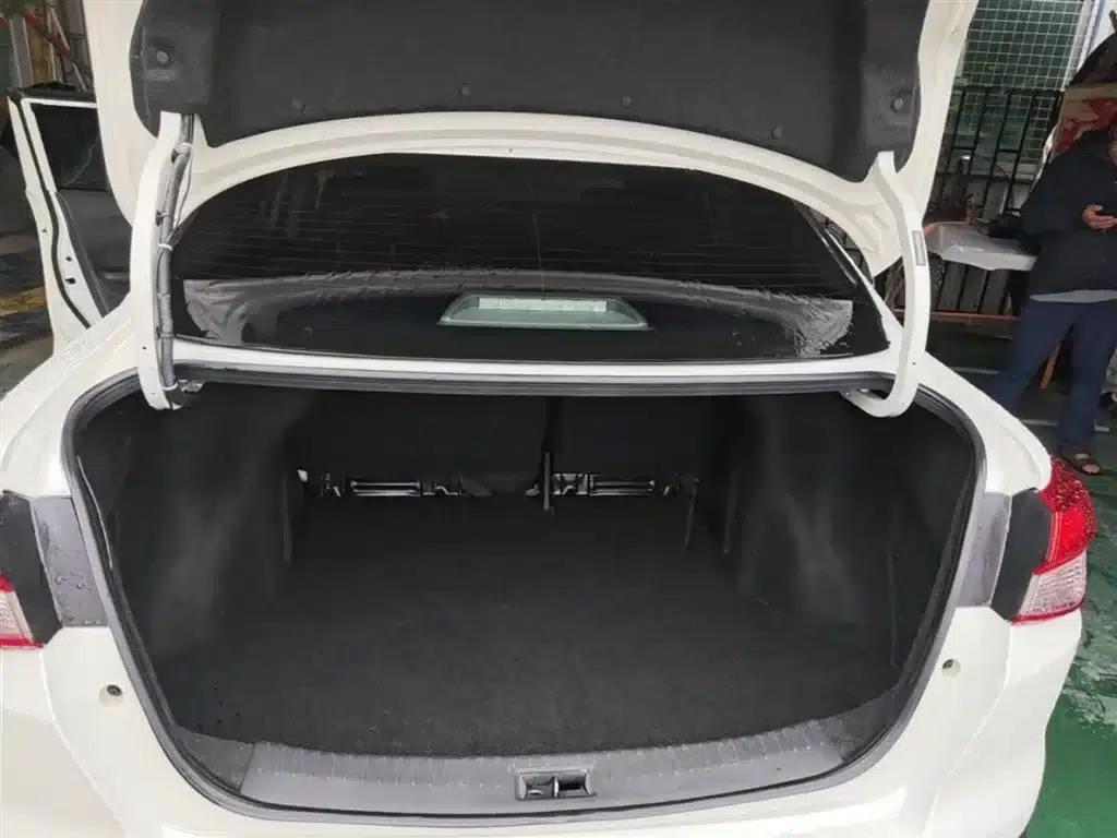 Nissan Bluebird 2016 1.6L CVT Smart Edition — миниатюра 19