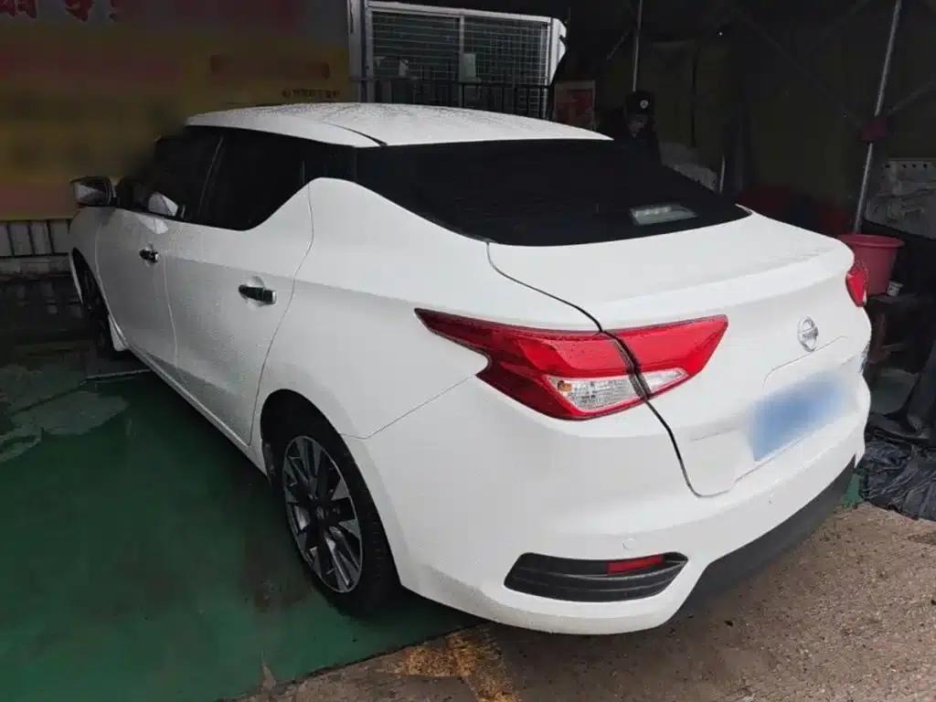 Nissan Bluebird 2016 1.6L CVT Smart Edition — миниатюра 5