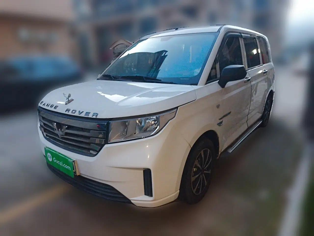Wuling Hongguang PLUS 2019 1.5T Manual Standard Edition 5 Seats — миниатюра 1