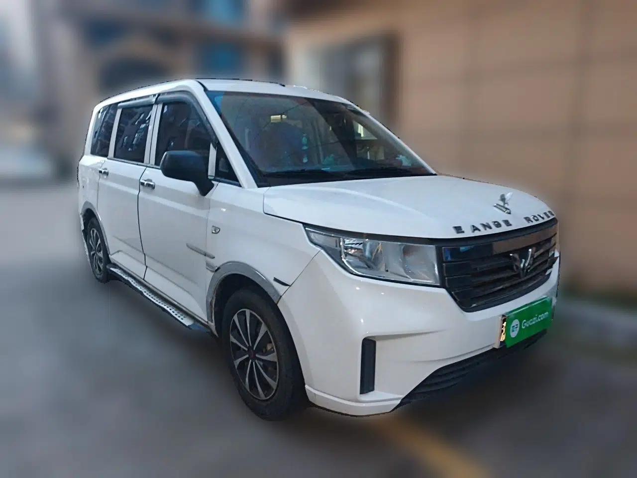 Wuling Hongguang PLUS 2019 1.5T Manual Standard Edition 5 Seats — миниатюра 3