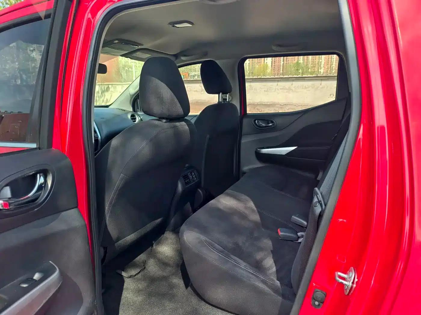 2017 Navara 2.5L Automatic 4WD Luxury Edition QR25 — миниатюра 10