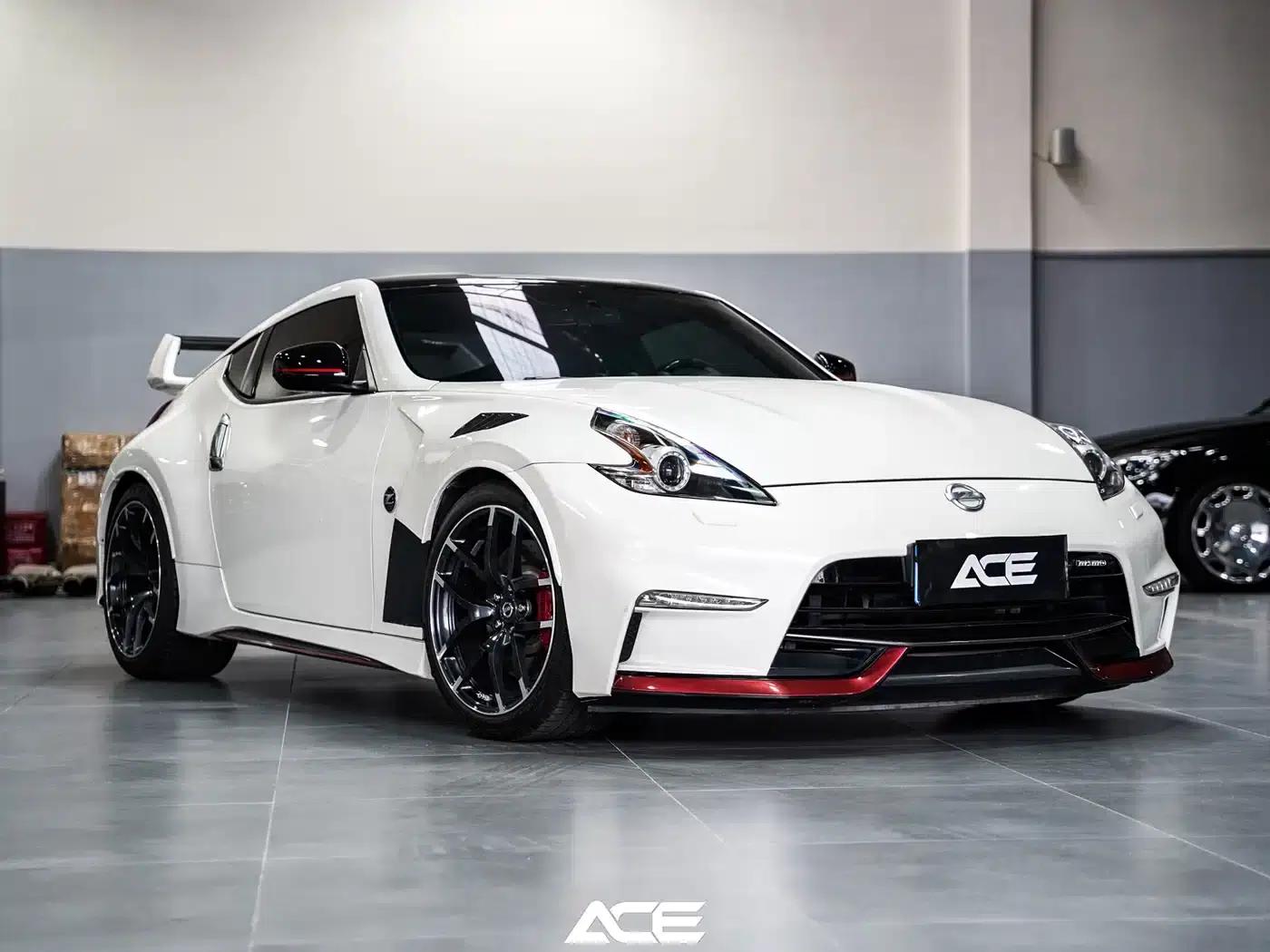2015 Nissan 370Z 3.7L NISMO — миниатюра 1