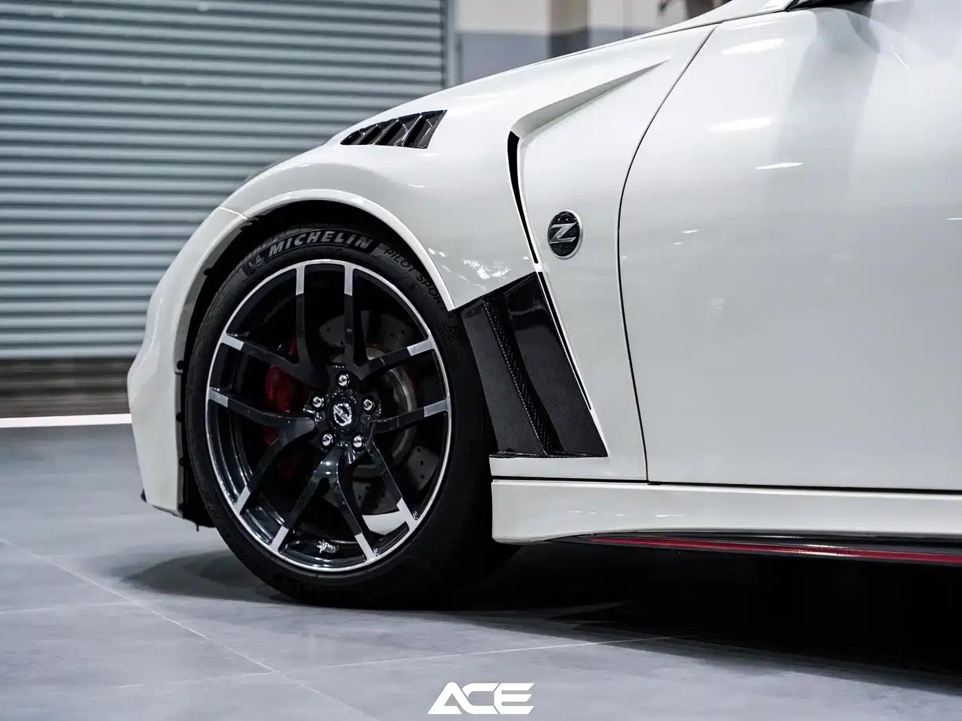 2015 Nissan 370Z 3.7L NISMO — миниатюра 11