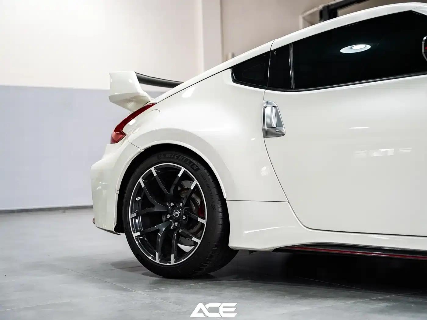 2015 Nissan 370Z 3.7L NISMO — миниатюра 7