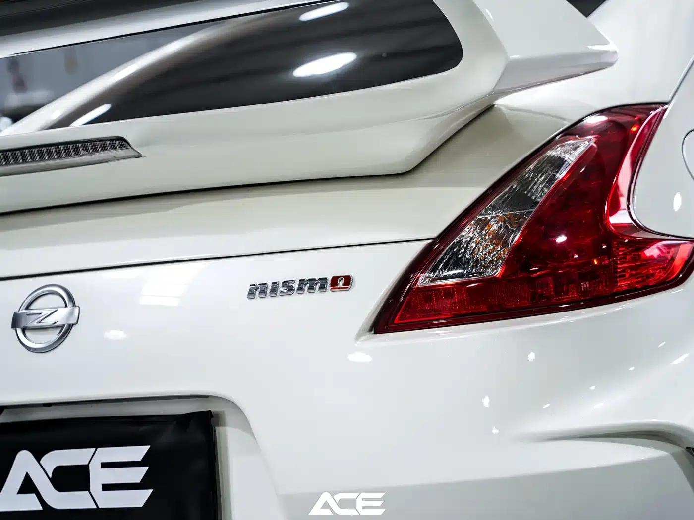 2015 Nissan 370Z 3.7L NISMO — миниатюра 8