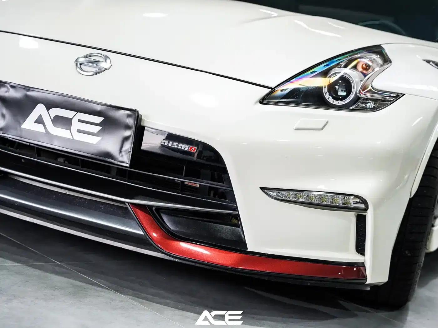 2015 Nissan 370Z 3.7L NISMO — миниатюра 9