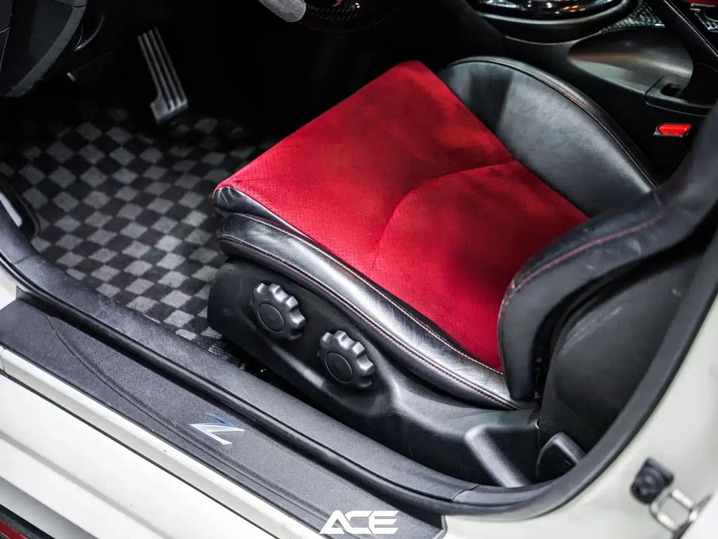 2015 Nissan 370Z 3.7L NISMO — миниатюра 10