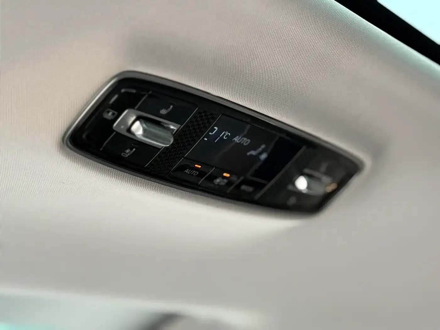 Roewe iMAX8 2022 400TGI Joyful Edition — миниатюра 18