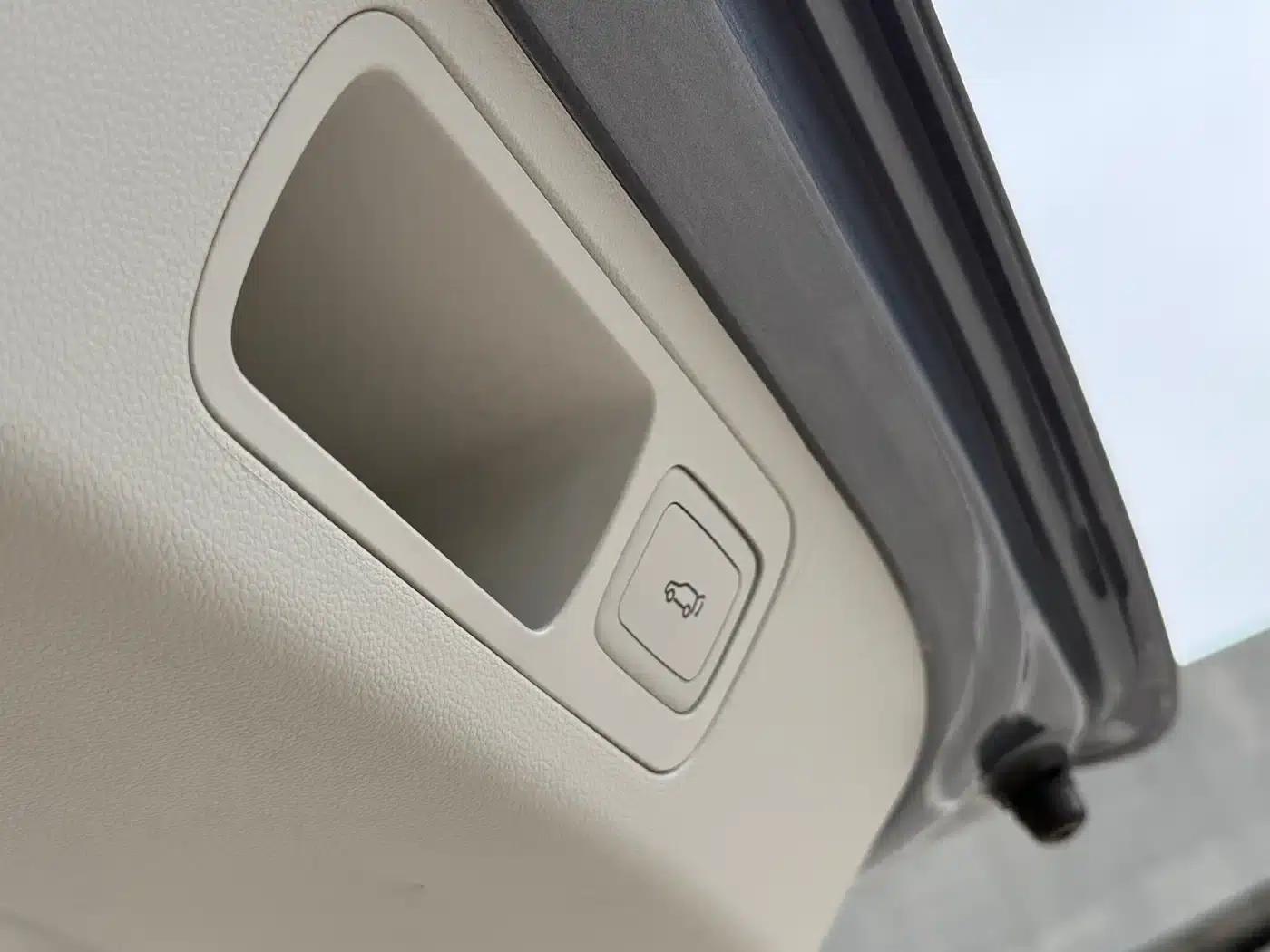Roewe iMAX8 2022 400TGI Joyful Edition — миниатюра 19