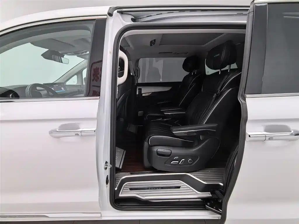 Roewe iMAX8 2021 400TGI Supreme Series Premium Edition — миниатюра 15