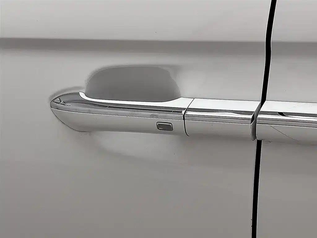 Roewe iMAX8 2021 400TGI Supreme Series Premium Edition — миниатюра 18