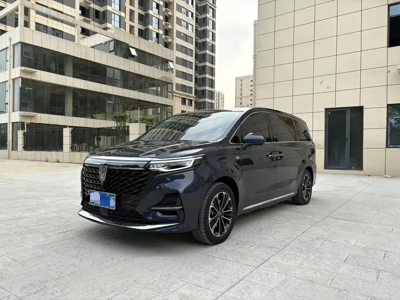 Roewe iMAX8 2022 400TGI Flagship Edition — миниатюра 1