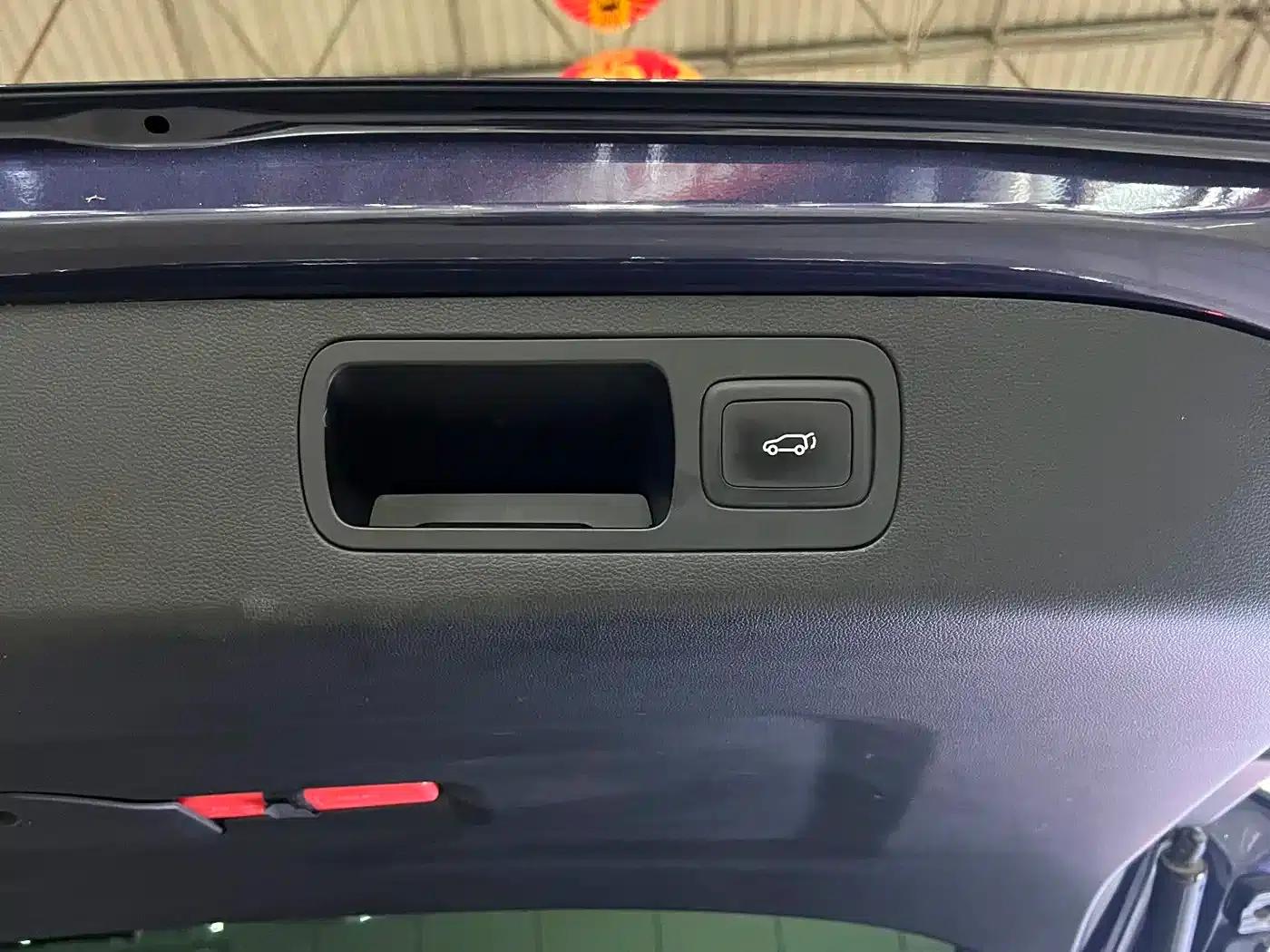 Roewe iMAX8 2021 400TGI Supreme Series Premium Edition — миниатюра 12