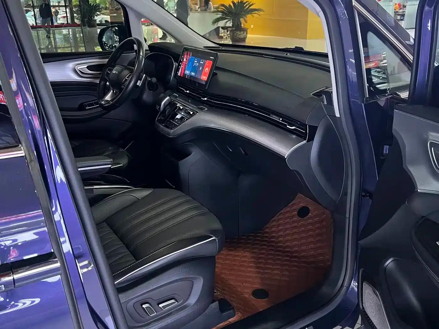 Roewe iMAX8 2021 400TGI Supreme Series Premium Edition — миниатюра 14