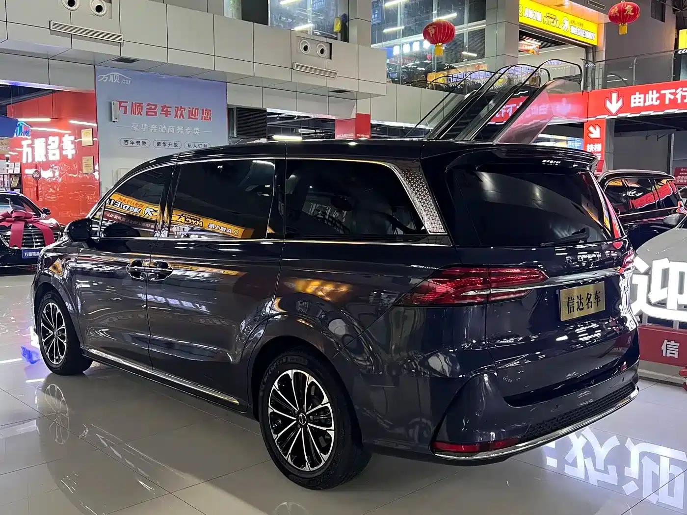 Roewe iMAX8 2021 400TGI Supreme Series Premium Edition — миниатюра 17