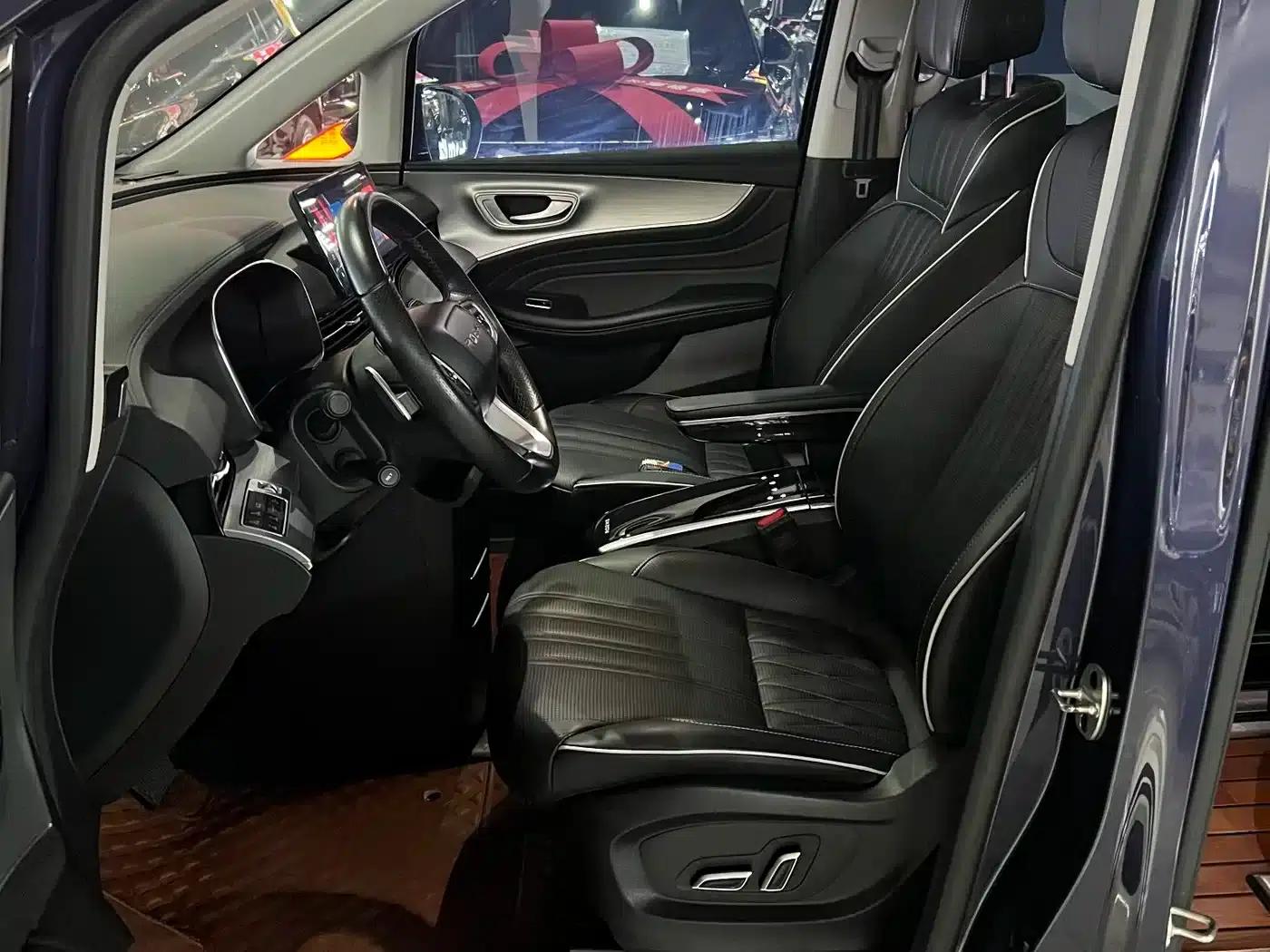 Roewe iMAX8 2021 400TGI Supreme Series Premium Edition — миниатюра 5