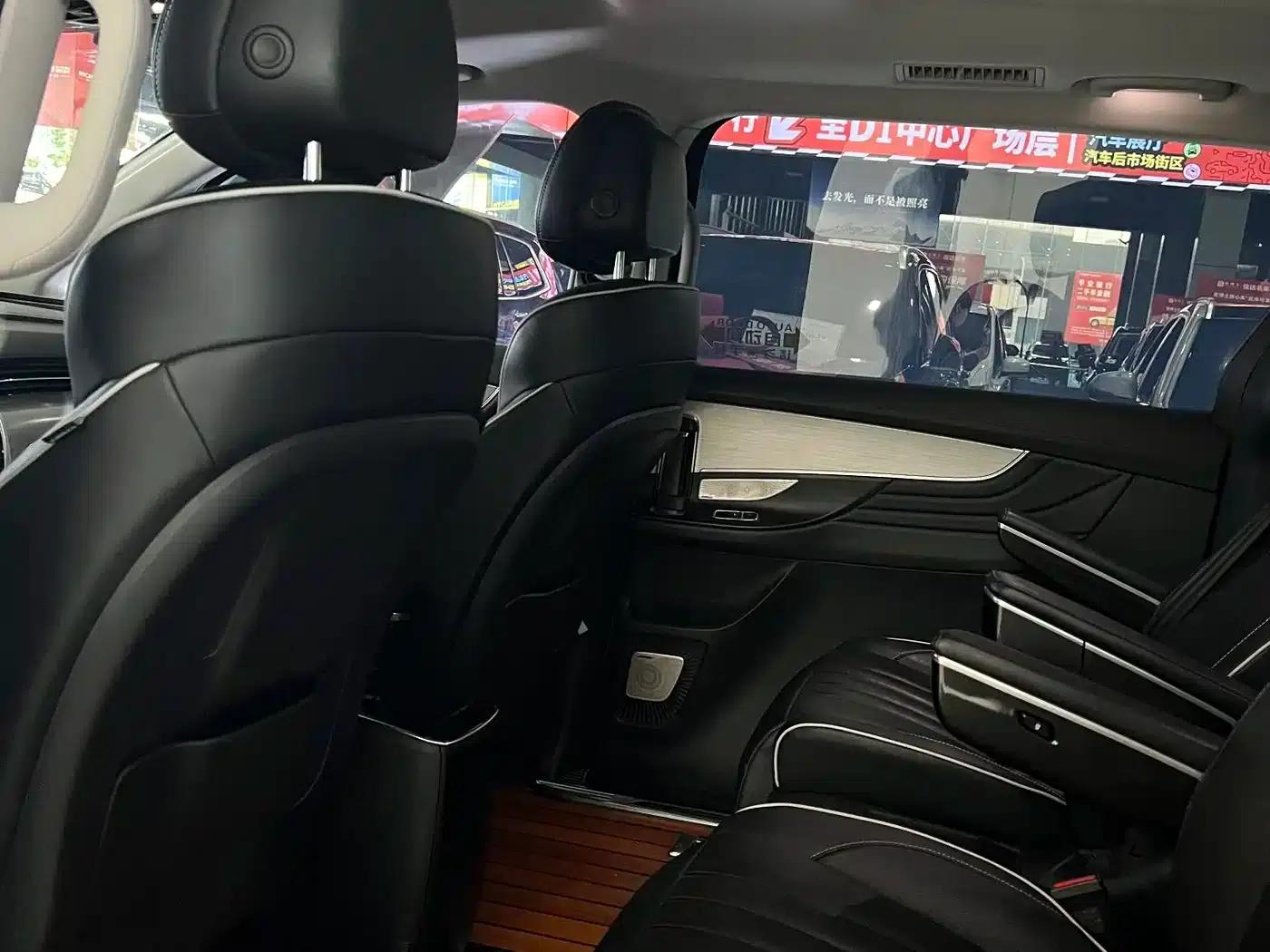 Roewe iMAX8 2021 400TGI Supreme Series Premium Edition — миниатюра 10