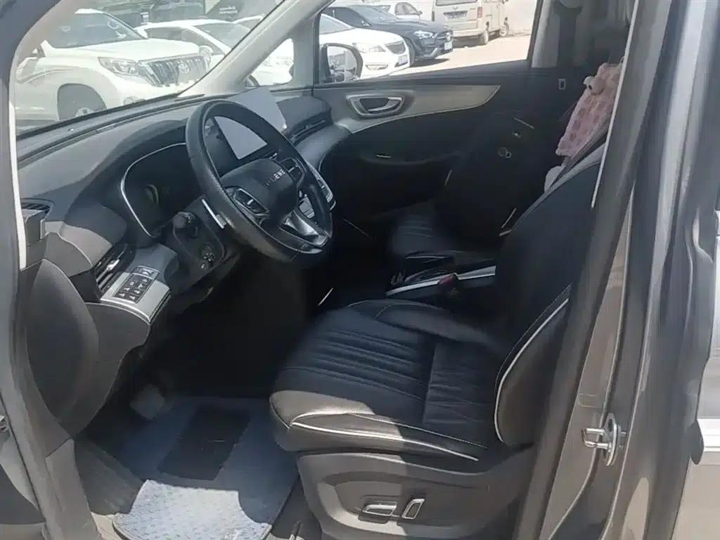 Roewe iMAX8 2022 400TGI Premium Edition — миниатюра 15