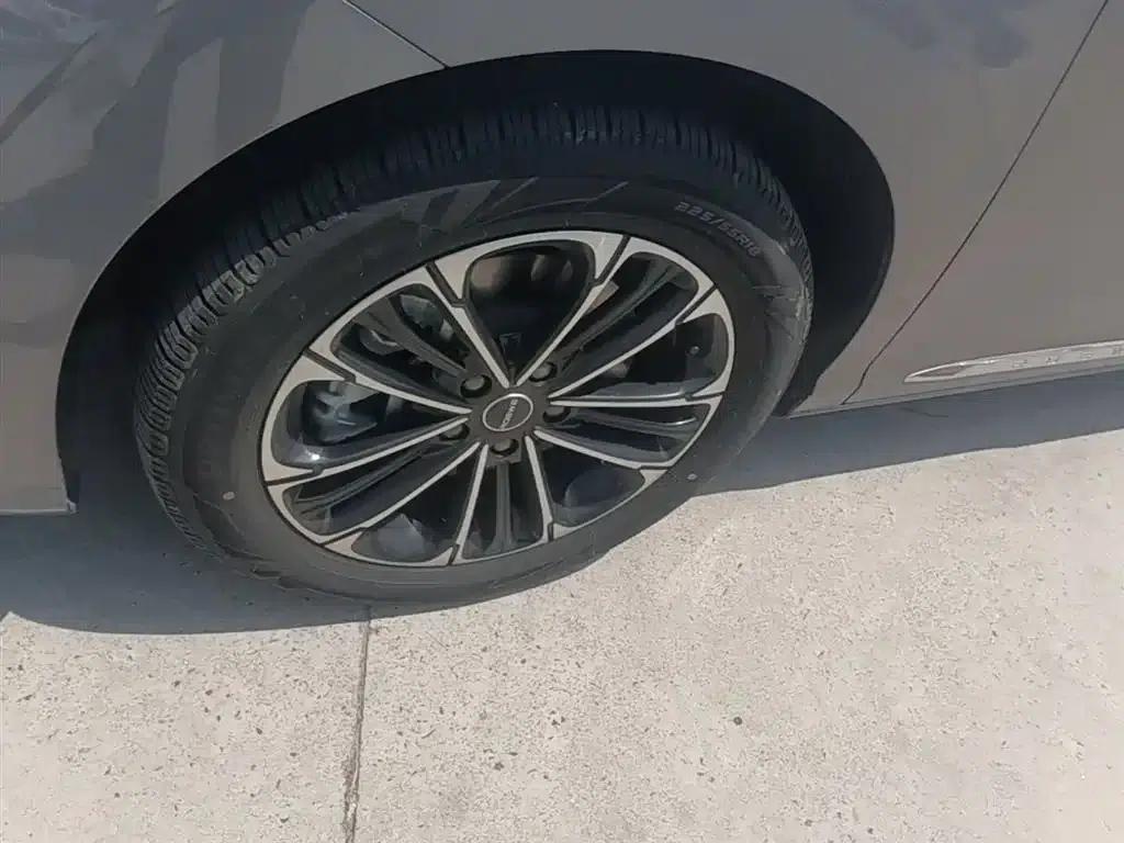 Roewe iMAX8 2022 400TGI Premium Edition — миниатюра 23