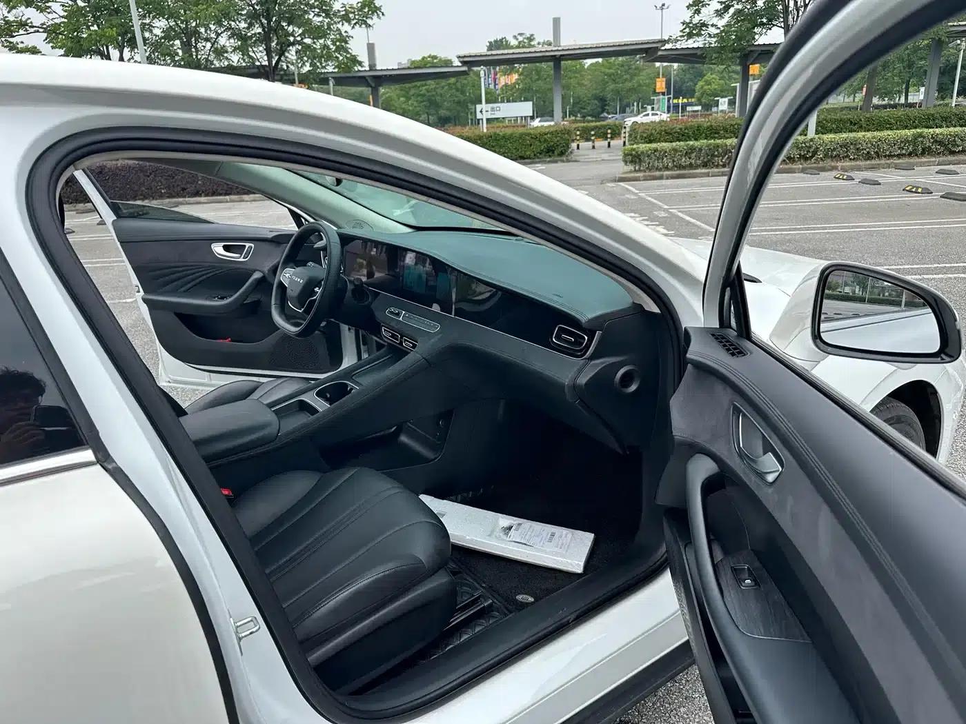 Roewe D7 2025 DMH 125km World Champion Excellence Edition — миниатюра 14