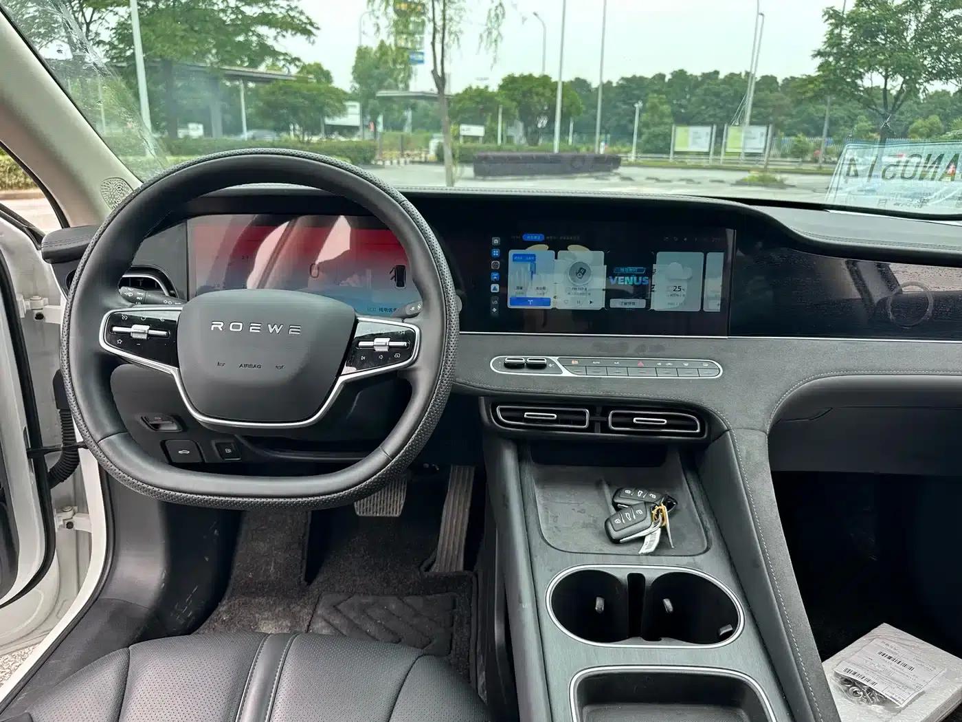 Roewe D7 2025 DMH 125km World Champion Excellence Edition — миниатюра 5