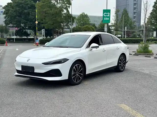 Roewe D7 2025 DMH 125km World Champion Excellence Edition