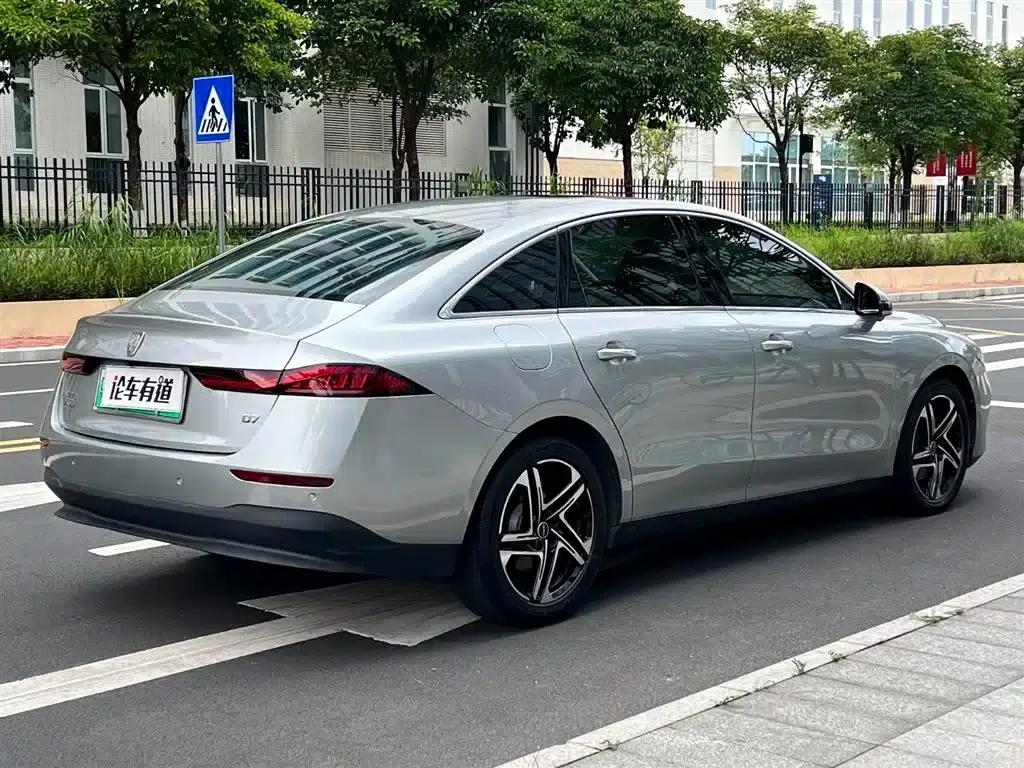 Roewe D7 2023 DMH 125km Premium Edition — миниатюра 2