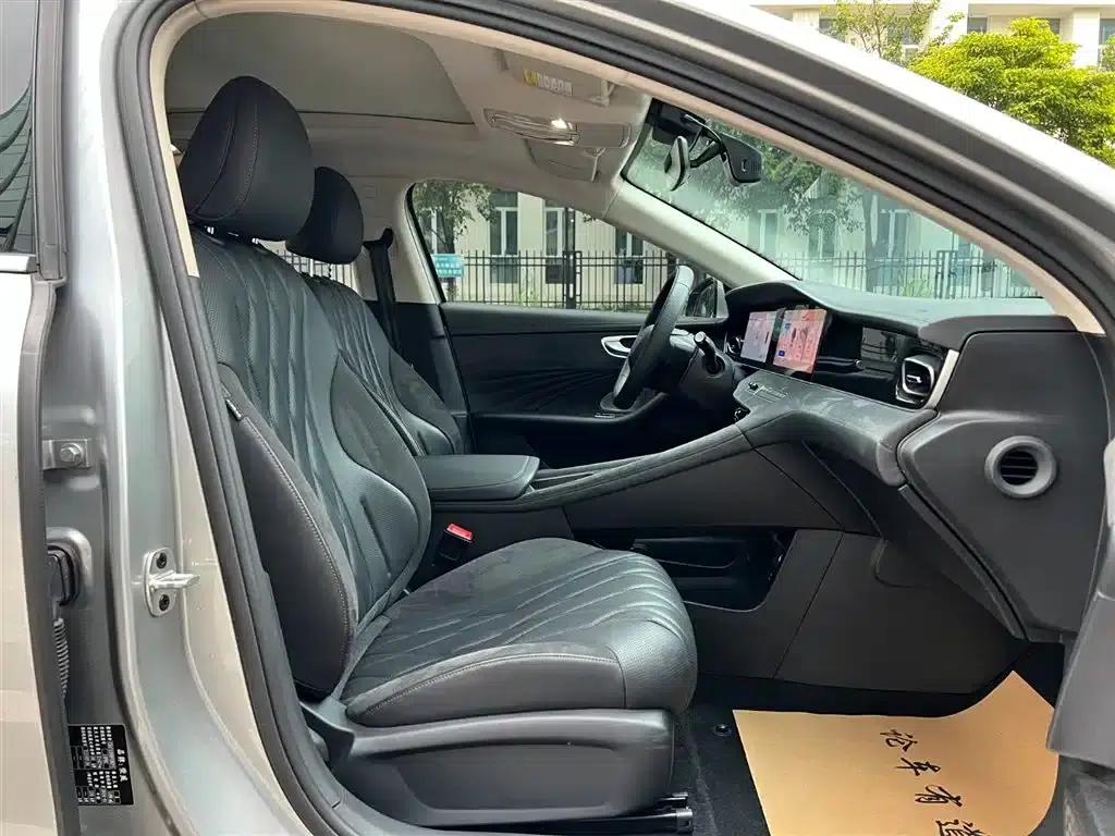 Roewe D7 2023 DMH 125km Premium Edition — миниатюра 21