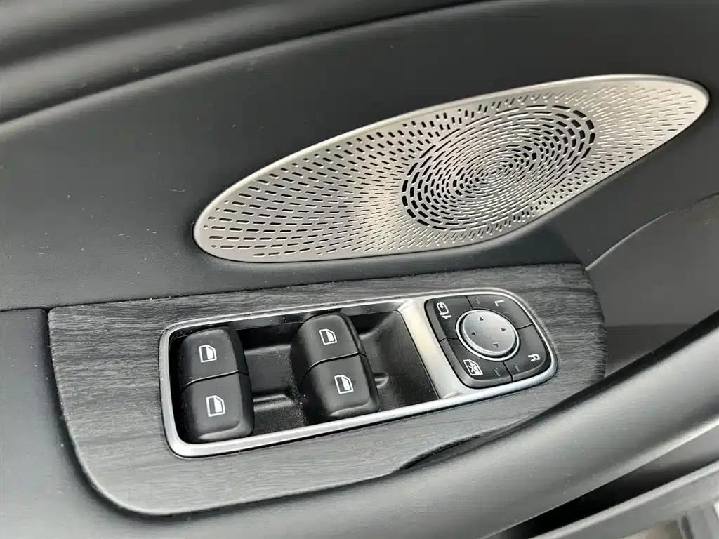 Roewe D7 2023 DMH 125km Premium Edition — миниатюра 7