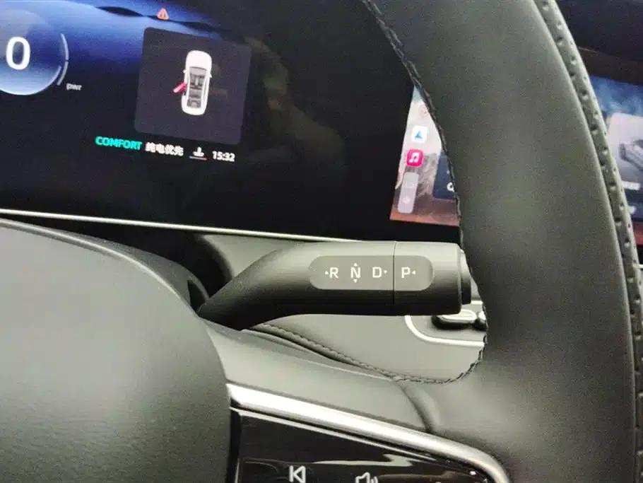 Roewe D7 2025 DMH 125km World Champion Edition — миниатюра 16