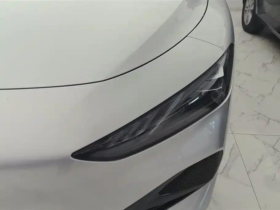 Roewe D7 2025 DMH 125km World Champion Excellence Edition — миниатюра 5