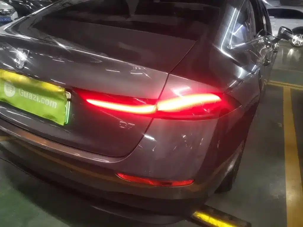 Roewe D7 2023 DMH 125km Premium Edition — миниатюра 8