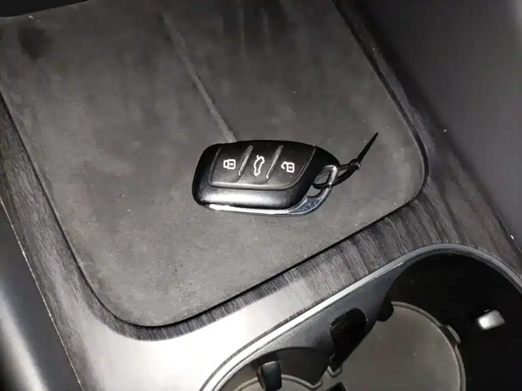 Roewe D7 2023 DMH 125km Flagship Edition — миниатюра 9