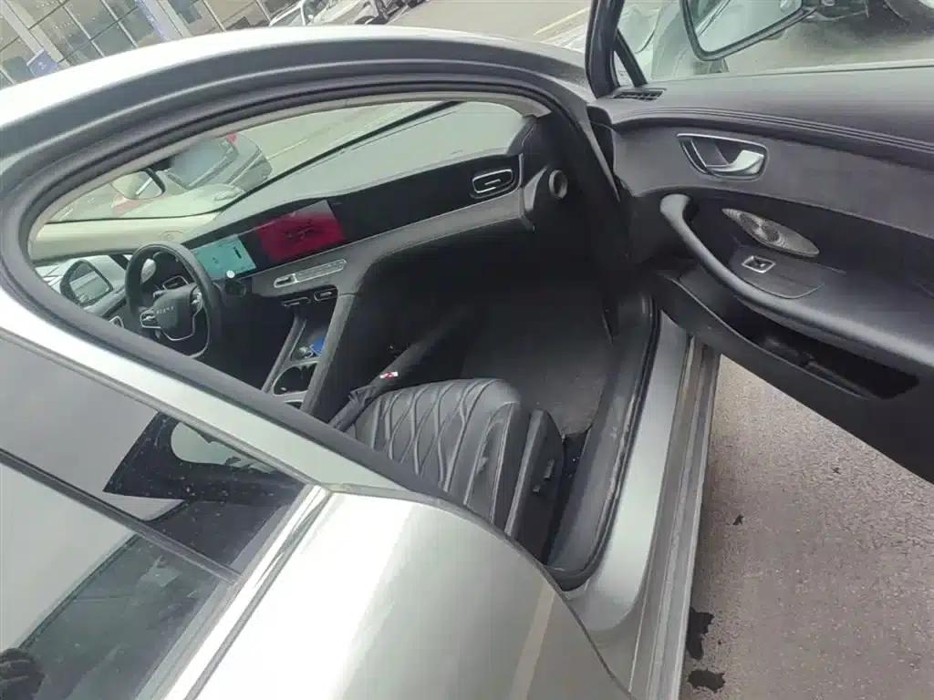 Roewe D7 2023 DMH 125km Flagship Edition — миниатюра 11
