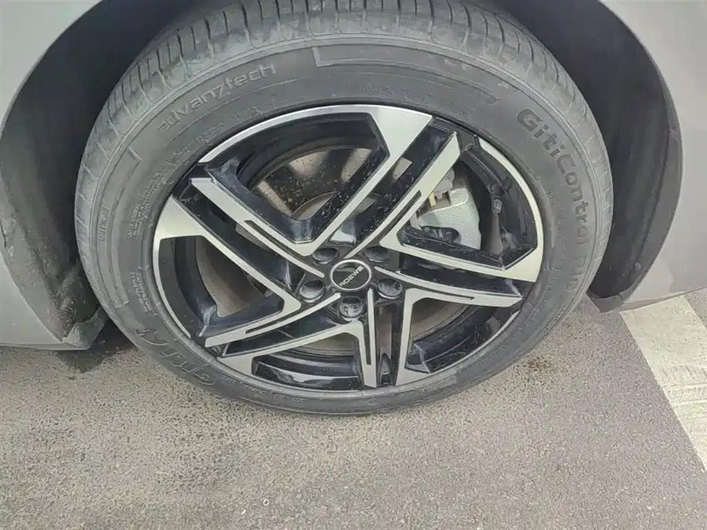 Roewe D7 2023 DMH 125km Flagship Edition — миниатюра 14