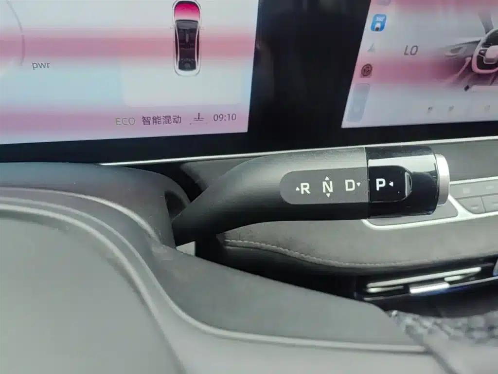 Roewe D7 2023 DMH 125km Flagship Edition — миниатюра 21