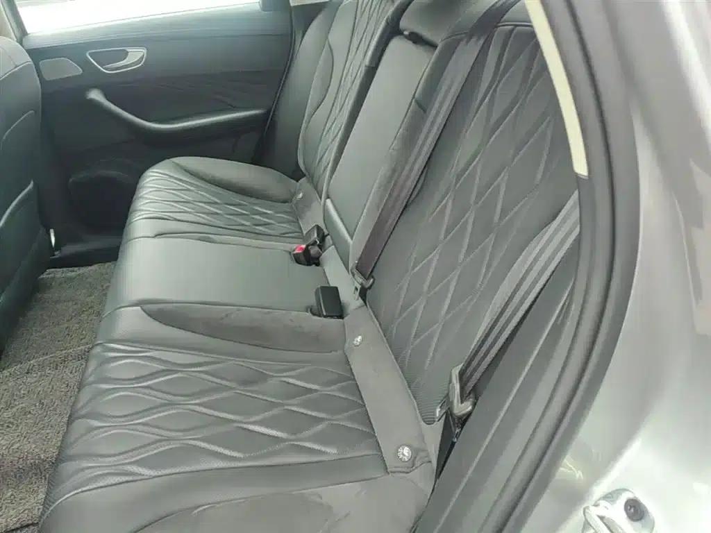Roewe D7 2023 DMH 125km Flagship Edition — миниатюра 24