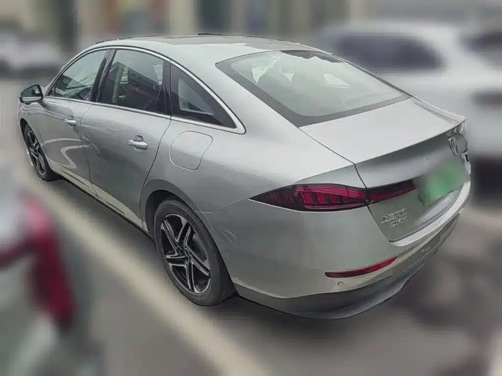 Roewe D7 2023 DMH 125km Flagship Edition — миниатюра 9