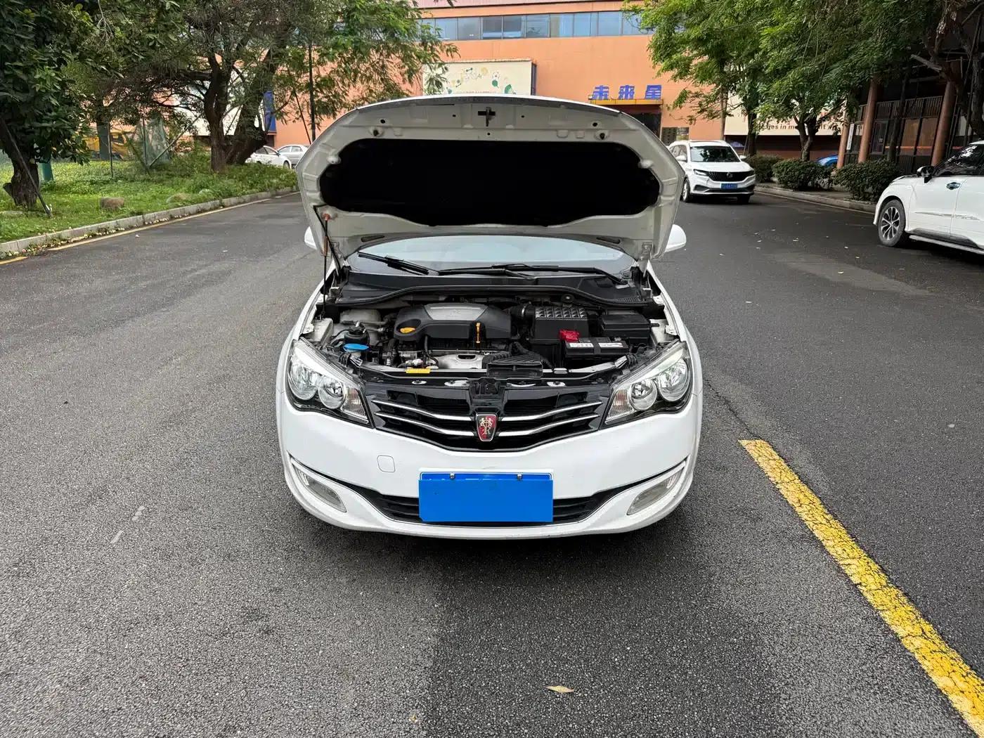 Roewe 350 2013 Model 350S 1.5L Automatic Speeding Edition — миниатюра 15