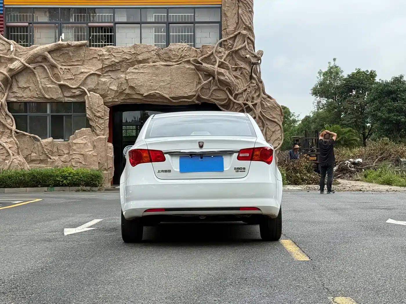 Roewe 350 2013 Model 350S 1.5L Automatic Speeding Edition — миниатюра 5