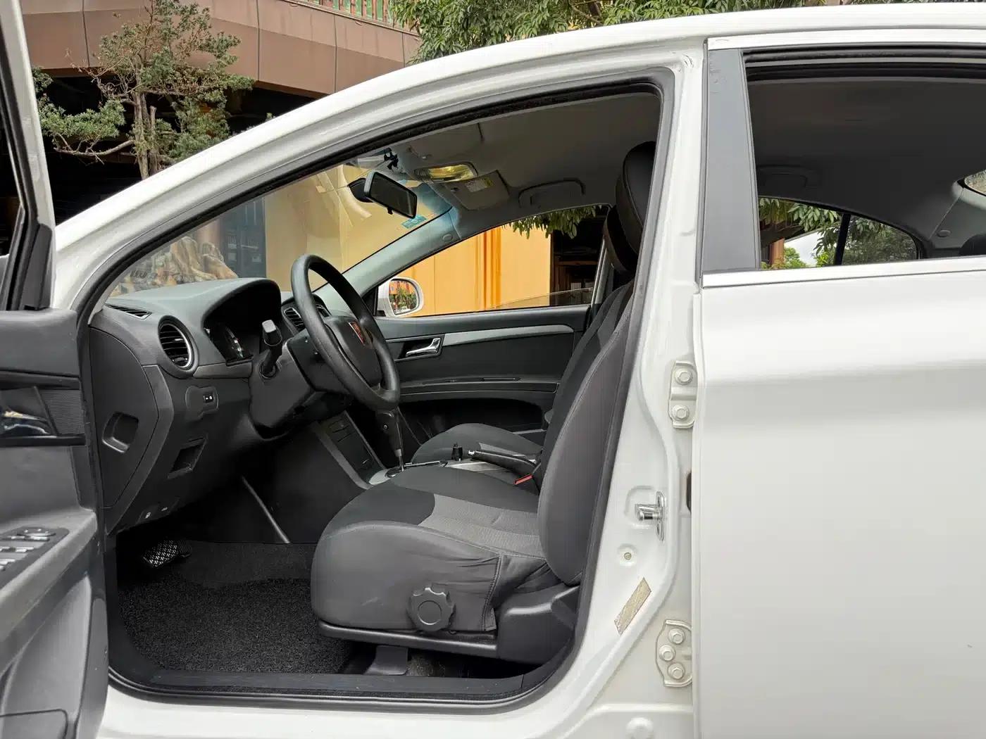 Roewe 350 2013 Model 350S 1.5L Automatic Speeding Edition — миниатюра 6