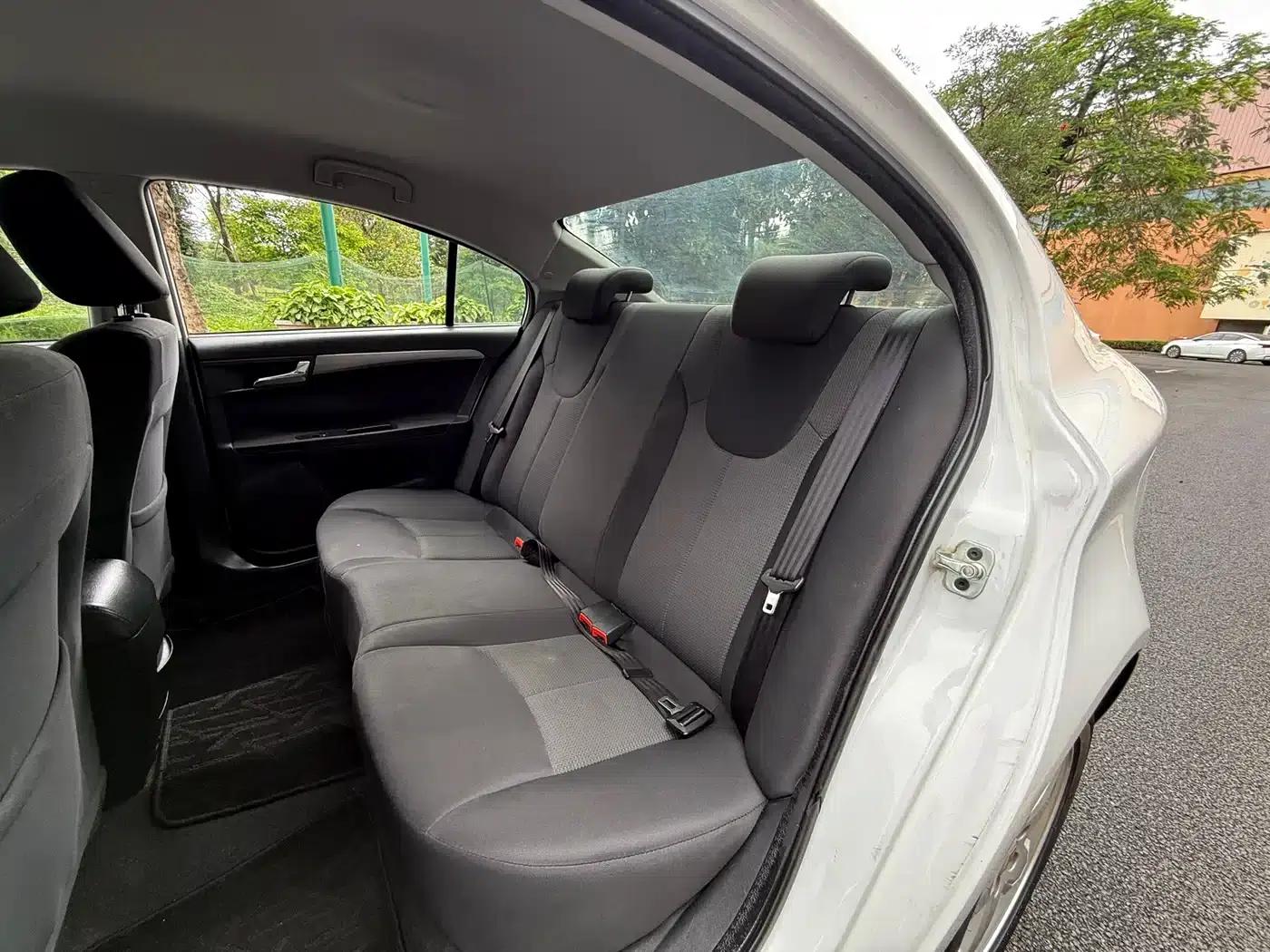 Roewe 350 2013 Model 350S 1.5L Automatic Speeding Edition — миниатюра 8