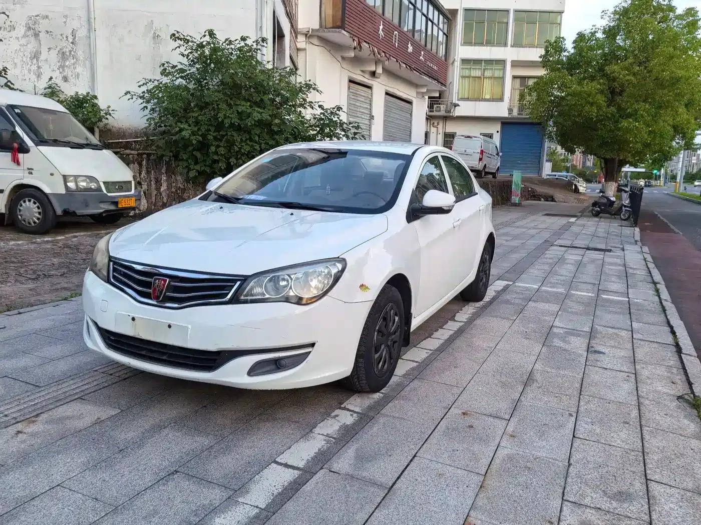 Roewe 350 2014 1.5L Automatic Speedway Edition — миниатюра 1
