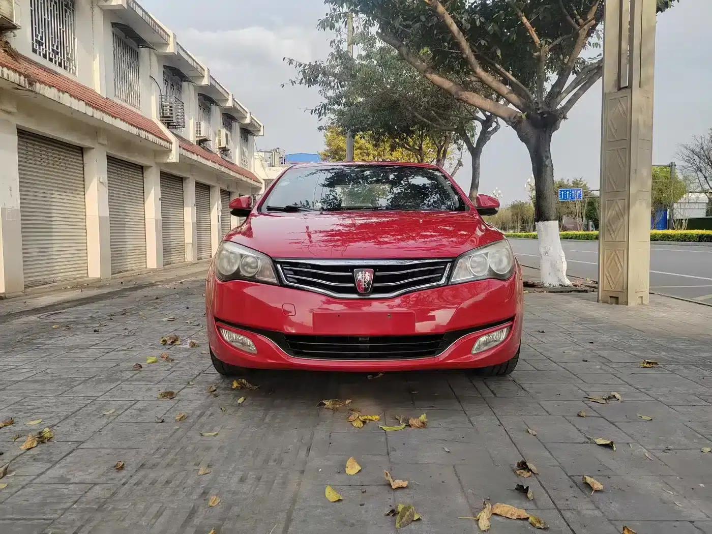 Roewe 350 2015 1.5L Manual Deluxe Sunroof Edition — миниатюра 2